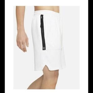 NWT - Nike Therma Flex Exploration Basketball Shorts White CD0312-121 Mens‎ M